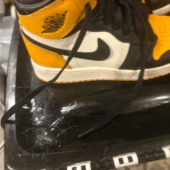 Nike Air Jordan 1 Retro OG High GS “Taxi” (575441-711) Youth Size 4 - Picture 2 of 6